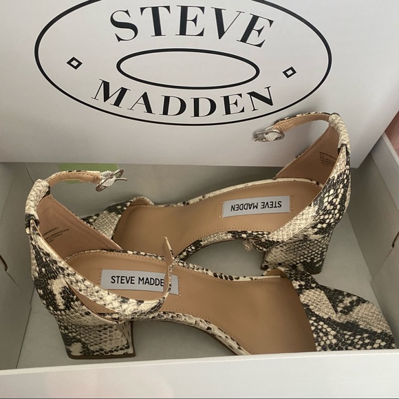 Steve Madden Snakeskin Square Toe Sandal Size 8.5 - Picture 6 of 6
